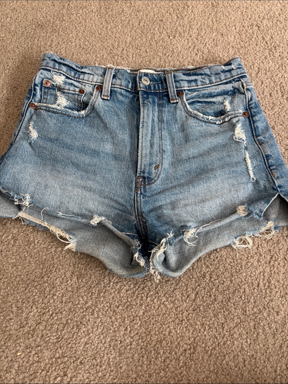 Abercrombie and Fitch The Mom short high rise size 25